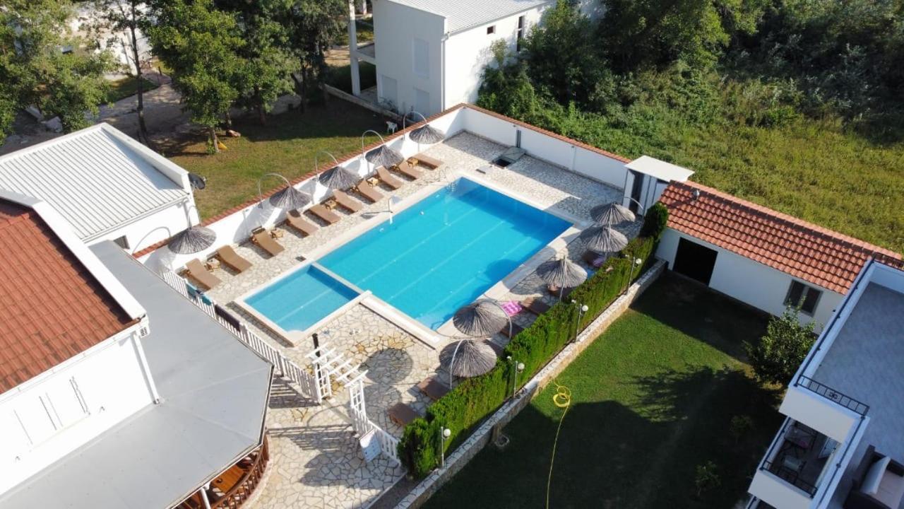 Residence Leora Ulcinj Exteriör bild